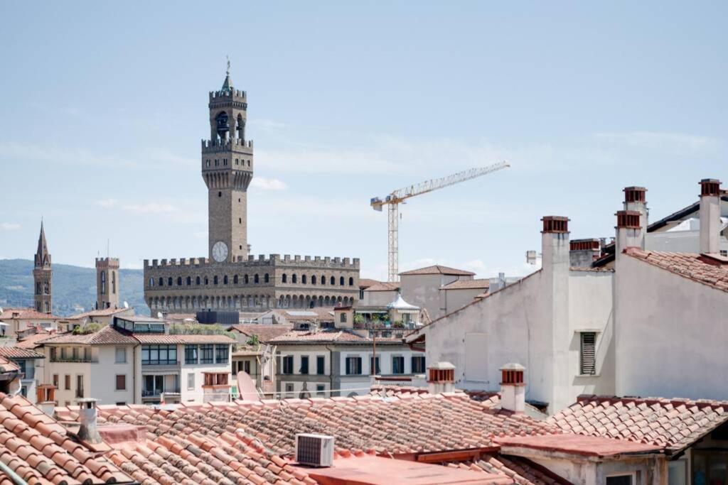 Апартаменты Ponte Vecchio-Newly Restyled Flat Флоренция Экстерьер фото